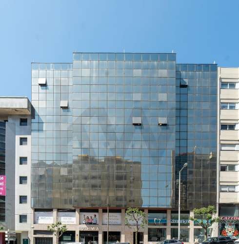 Estúdio Exclusivo junto à Casa da Música: O Seu Espaço no Centro do Porto com AL ativo