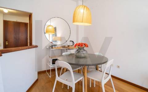 T1 Remodelado, Mobilado e Equipado – Licença AL Ativa no Coração do Porto