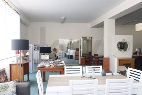 FANTÁSTICA LOJA, a poucos metros da Avenida da República