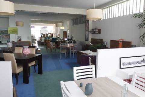 FANTÁSTICA LOJA, a poucos metros da Avenida da República