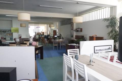 FANTÁSTICA LOJA, a poucos metros da Avenida da República