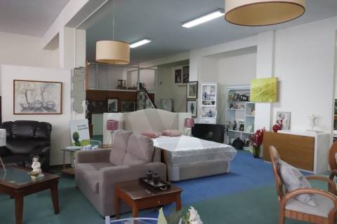 FANTÁSTICA LOJA, a poucos metros da Avenida da República