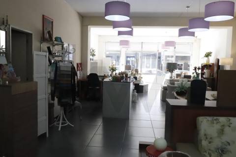 FANTÁSTICA LOJA, a poucos metros da Avenida da República