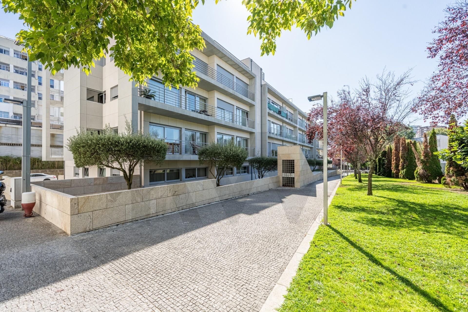 📍 Apartamento T3 Premium junto à Praça da Galiza