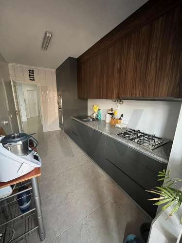 Apartamento T2 em Canelas, Vila Nova de Gaia – Terraço, Garagem e Excelente Localização