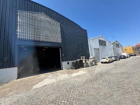 Pavilhão Industrial para Venda em Guifões - 1.744 m2