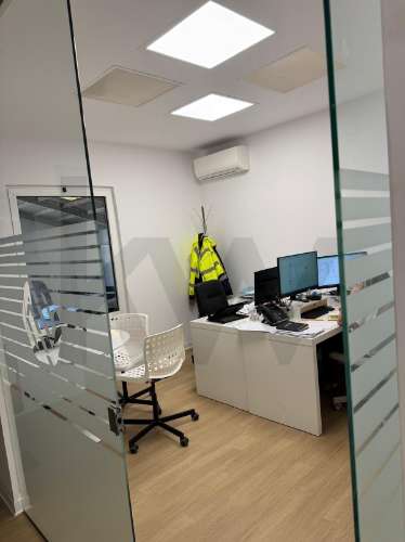 Pavilhão Industrial para Venda em Guifões - 1.744 m2