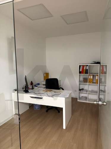 Pavilhão Industrial para Venda em Guifões - 1.744 m2