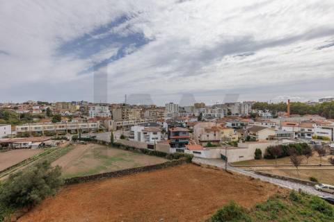 APARTAMENTO T3 PARA ARRENDAMENTO - À CIRCUNVALAÇÃO