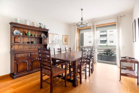 Apartamento T3 - Edifício D. Duarte- Boavista/ Porto