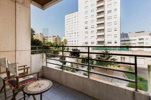 Apartamento T3 - Edifício D. Duarte- Boavista/ Porto