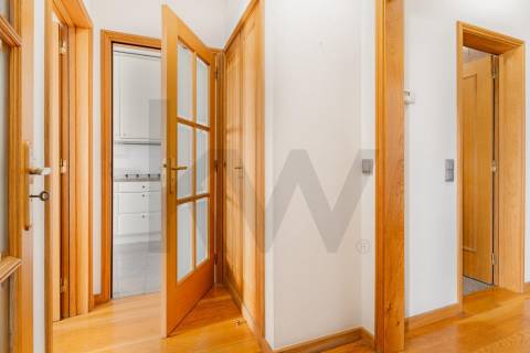 Apartamento T3 - Edifício D. Duarte- Boavista/ Porto