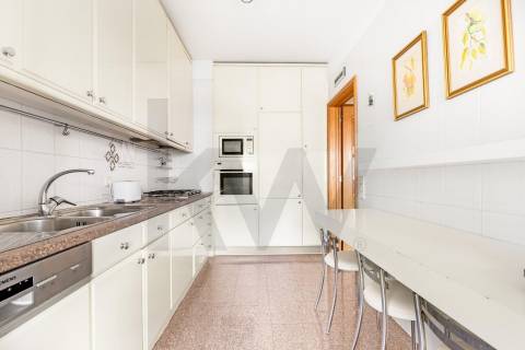 Apartamento T3 - Edifício D. Duarte- Boavista/ Porto