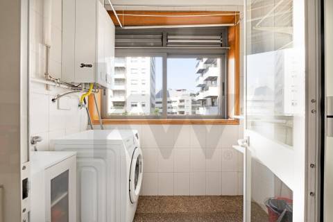 Apartamento T3 - Edifício D. Duarte- Boavista/ Porto