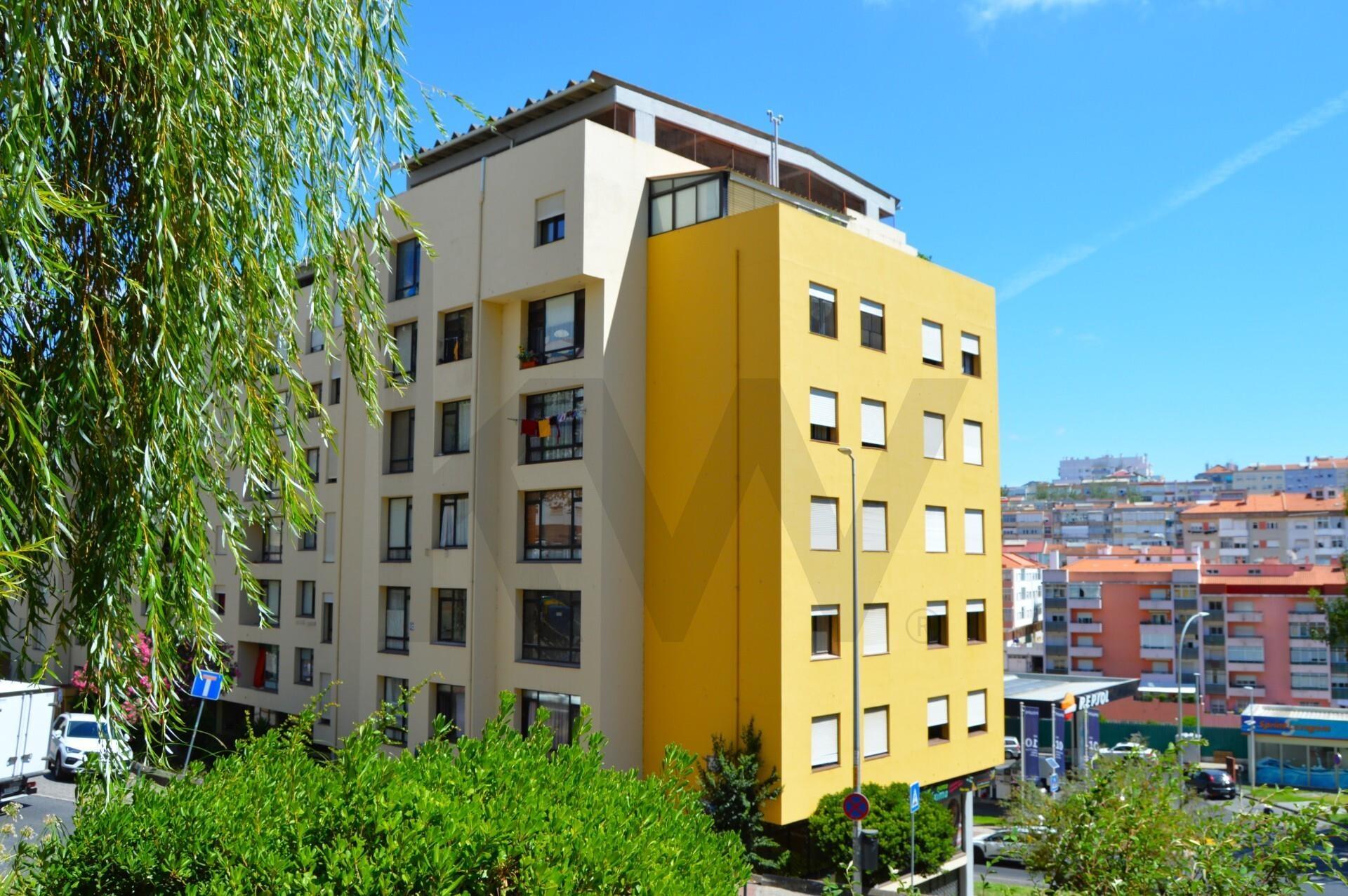 Apartamento T1 em Queluz