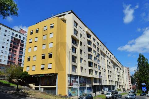 Apartamento T1 em Queluz