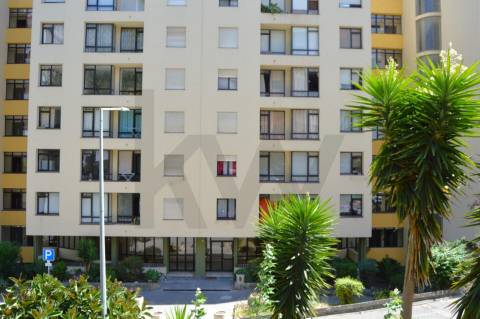 Apartamento T1 em Queluz