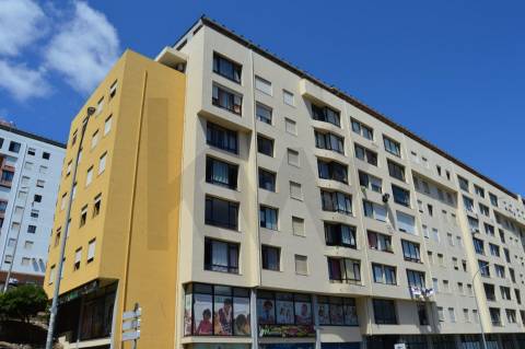 Apartamento T1 em Queluz