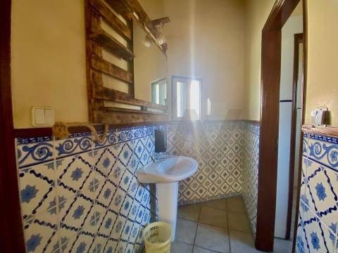 Prédio em Propriedade Total – Comércio e Habitação – Centro da Orca, Fundão