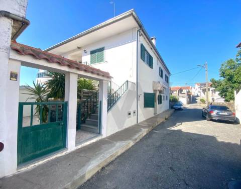 Prédio em Propriedade Total – Comércio e Habitação – Centro da Orca, Fundão