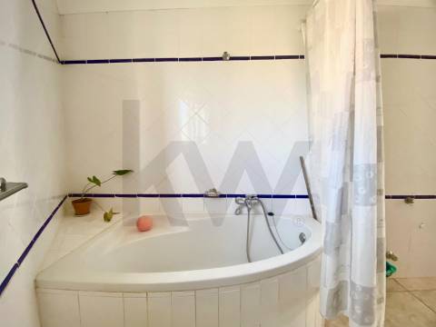 Prédio em Propriedade Total – Comércio e Habitação – Centro da Orca, Fundão