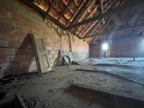 MORADIA T3 ADEGA PARA RECONSTRUÇÃO EM NARIZ (AVEIRO)