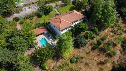 Casa Rústica com Piscina -Paredes de Coura- Rubiães