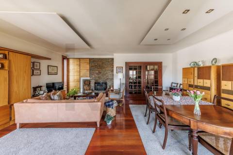 FANTÁSTICO APARTAMENTO T4 - RUA DAMIÃO DE GÓIS, PORTO