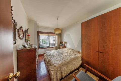 FANTÁSTICO APARTAMENTO T4 - RUA DAMIÃO DE GÓIS, PORTO