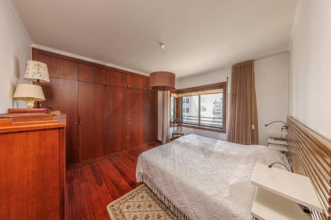 FANTÁSTICO APARTAMENTO T4 - RUA DAMIÃO DE GÓIS, PORTO