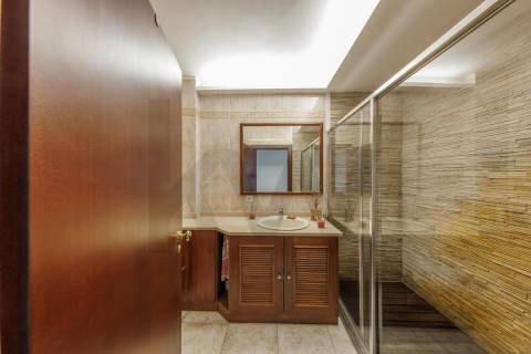 FANTÁSTICO APARTAMENTO T4 - RUA DAMIÃO DE GÓIS, PORTO