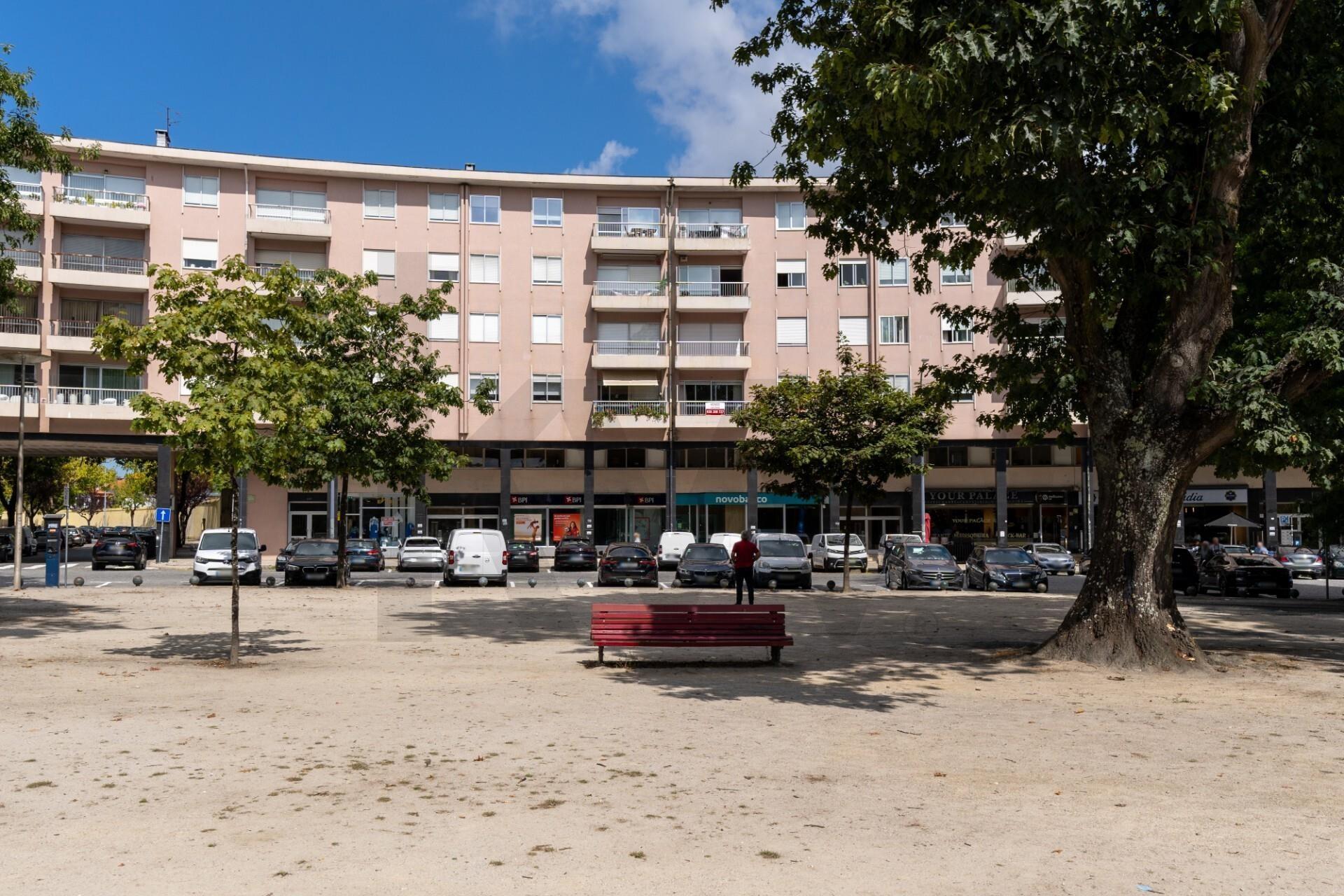Venda Apartamento T5 com 181 m2 no Porto -Praça Velasquez