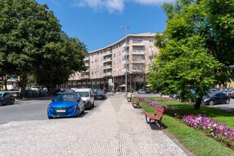 Venda Apartamento T5 com 181 m2 no Porto -Praça Velasquez