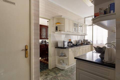 Venda Apartamento T5 com 181 m2 no Porto -Praça Velasquez