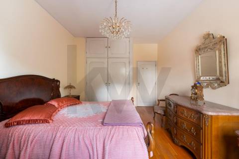 Venda Apartamento T5 com 181 m2 no Porto -Praça Velasquez