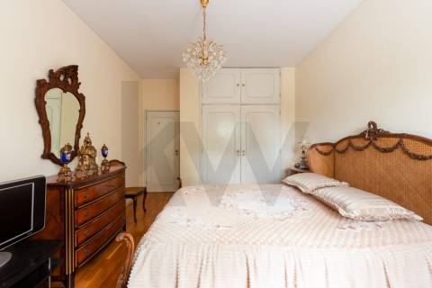 Venda Apartamento T5 com 181 m2 no Porto -Praça Velasquez