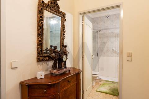 Venda Apartamento T5 com 181 m2 no Porto -Praça Velasquez