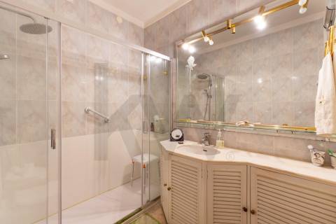 Venda Apartamento T5 com 181 m2 no Porto -Praça Velasquez