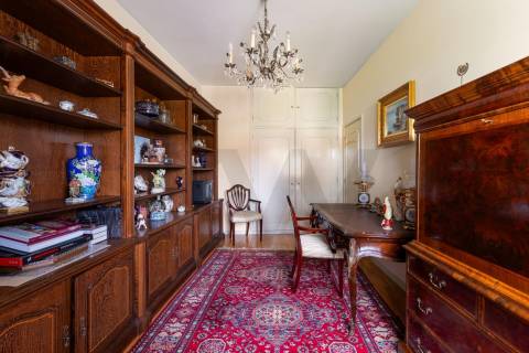 Venda Apartamento T5 com 181 m2 no Porto -Praça Velasquez