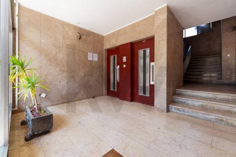 Venda Apartamento T5 com 181 m2 no Porto -Praça Velasquez