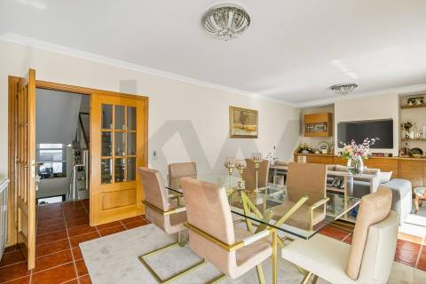 Moderna moradia em banda em Portuzelo - Samode - Viana do Castelo