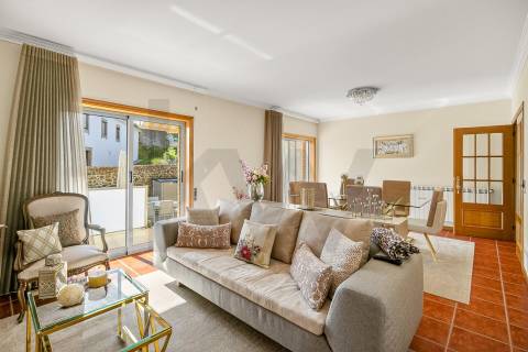 Moderna moradia em banda em Portuzelo - Samode - Viana do Castelo