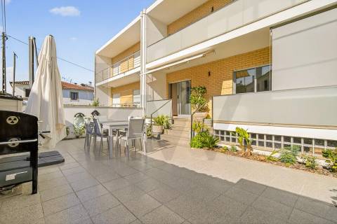 Moderna moradia em banda em Portuzelo - Samode - Viana do Castelo