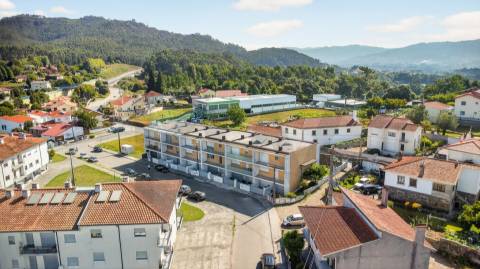 Moderna moradia em banda em Portuzelo - Samode - Viana do Castelo