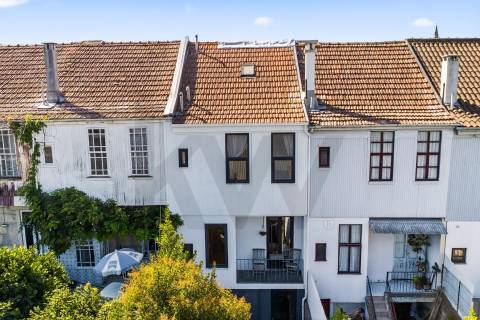 Moradia T3 com jardim junto ao Marquês e Quinta do Covelo