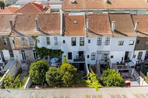 Moradia T3 com jardim junto ao Marquês e Quinta do Covelo