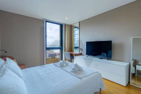 Apartamento T3 Duplex com Vista Mar Direta, 4 Suítes, 173 m² úteis  Condomínio Premium