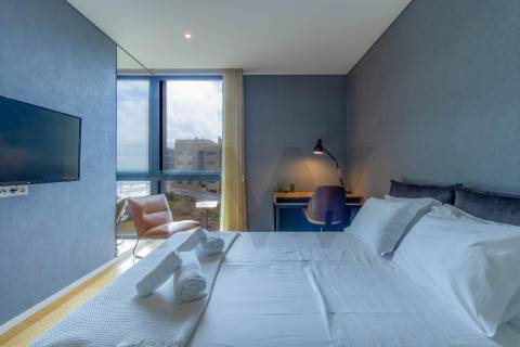 Apartamento T3 Duplex com Vista Mar Direta, 4 Suítes, 173 m² úteis  Condomínio Premium