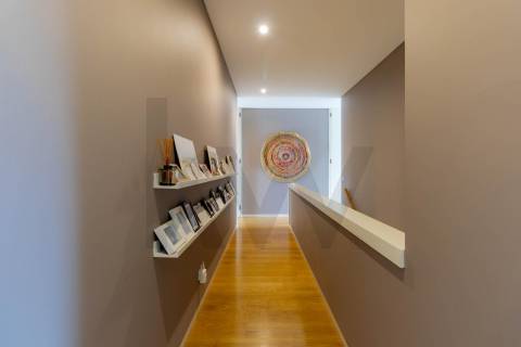 Apartamento T3 Duplex com Vista Mar Direta, 4 Suítes, 173 m² úteis  Condomínio Premium