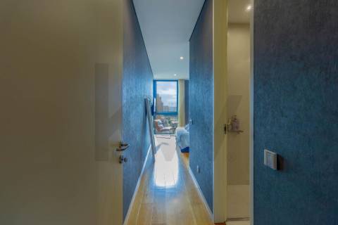 Apartamento T3 Duplex com Vista Mar Direta, 4 Suítes, 173 m² úteis  Condomínio Premium